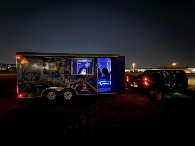 के बारे में नवीनतम कंपनी की खबर एक्सपो के दरवाजे बंद हो गए, लेकिन हम रुके नहीं थे: एक पार्किंग स्थल बचाव अभियान  0